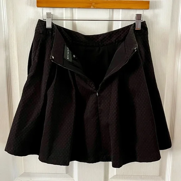 EUC Metaphor Elegant Black Pleated Mini Skater Skirt Pockets Lined Size 4 Small - Picture 4 of 15